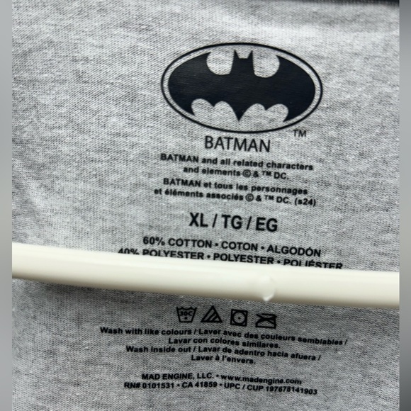 Batman - The Joker XL Long Sleeve Shirt - BNWT 🃏 - Picture 5 of 6